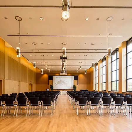 Bildungszentrum 3*