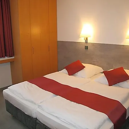 Bildungszentrum 3*