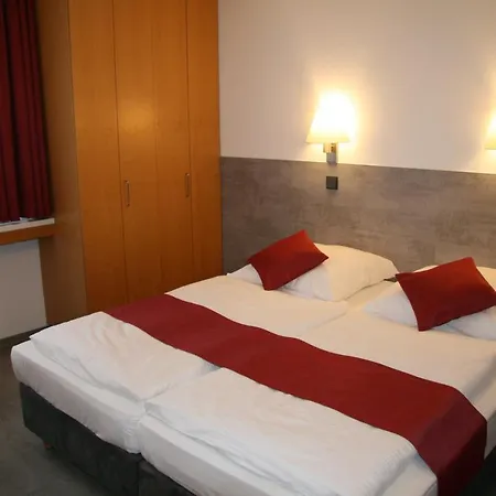 Bildungszentrum 3*